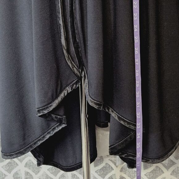 Vintage Amanda Smith Wool Blend Black Velvet Trim Wrap Classic Style Knit Cape - Picture 8 of 9